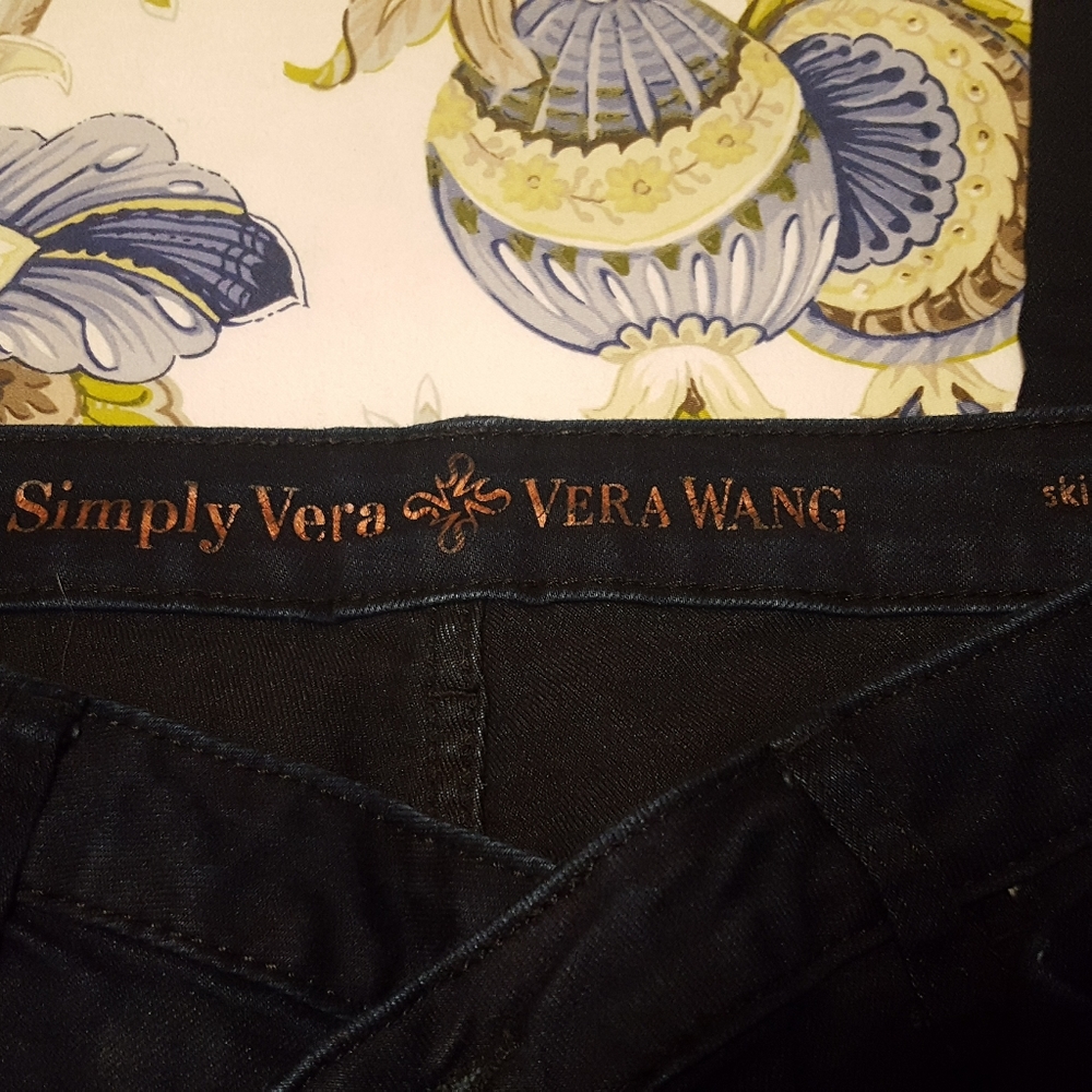 Simply Vera Wang navy blue skinny jeans! - Picture 2 of 4